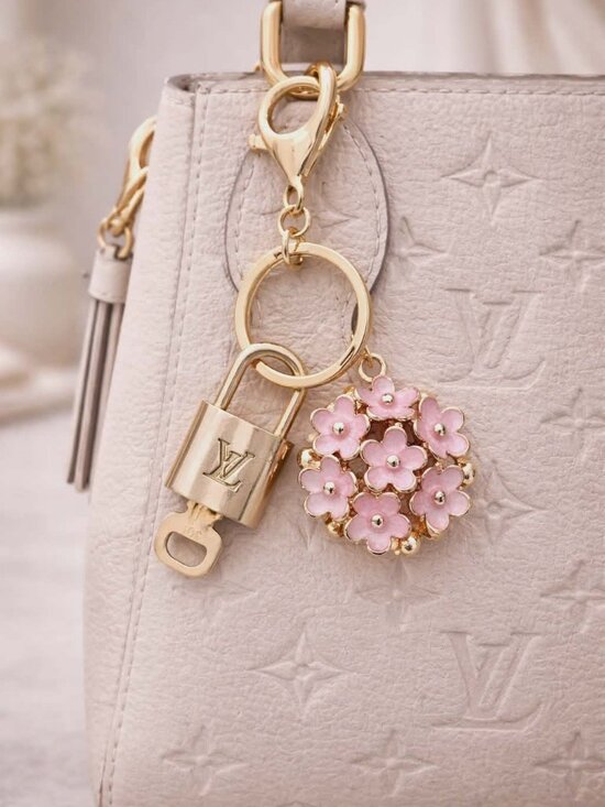 Louis Vuitton Accessories - Louis Vuitton Authentic Gold Lock 🔒 Unbranded Flower Keychain Charm for Bags